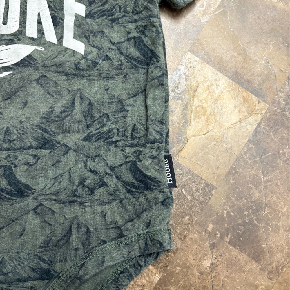 4-30$ Hooke Green Leaf Print Baby Onesie - Picture 2 of 4